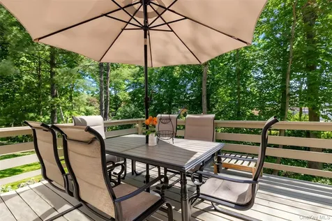 21 Tulip Tree Lane Mamaroneck NY 10543