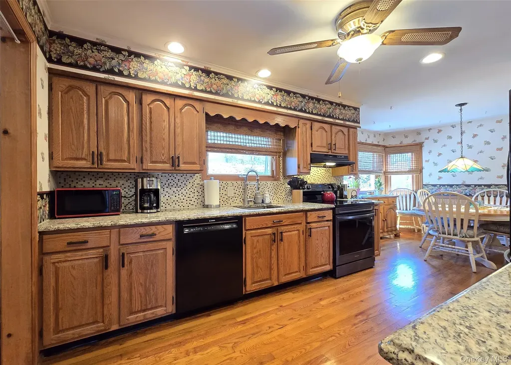 17 Ethan Lane Ronkonkoma NY 11779