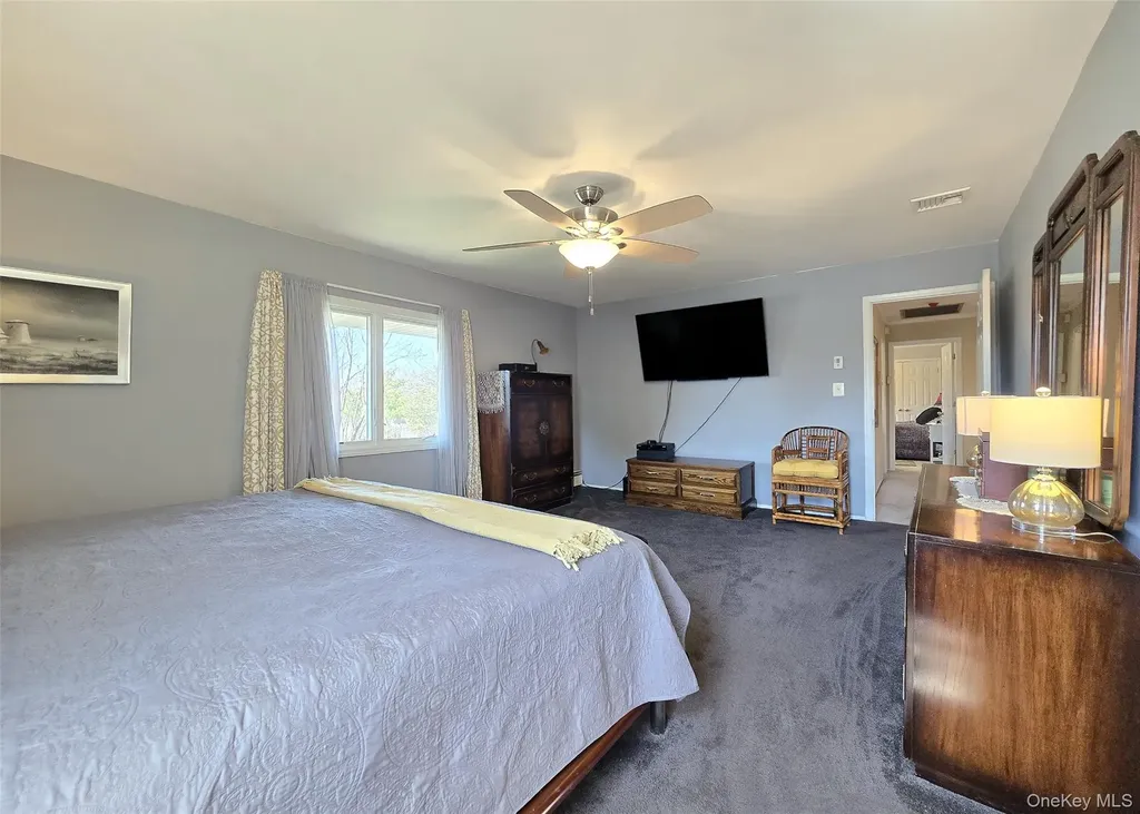 17 Ethan Lane Ronkonkoma NY 11779