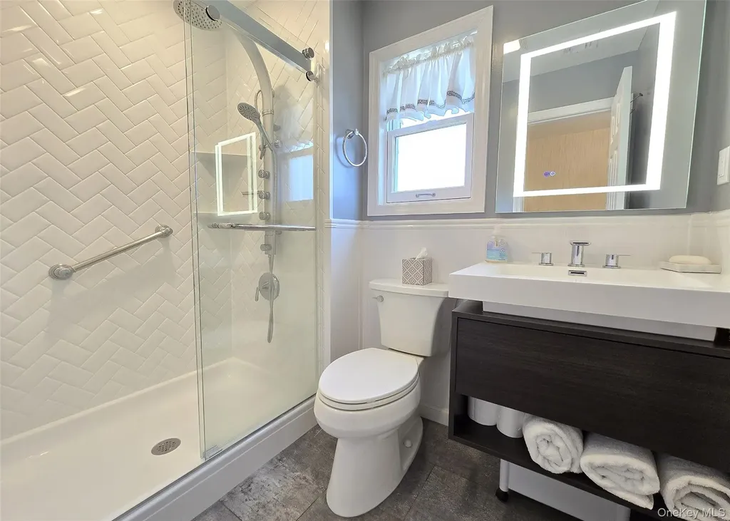 17 Ethan Lane Ronkonkoma NY 11779
