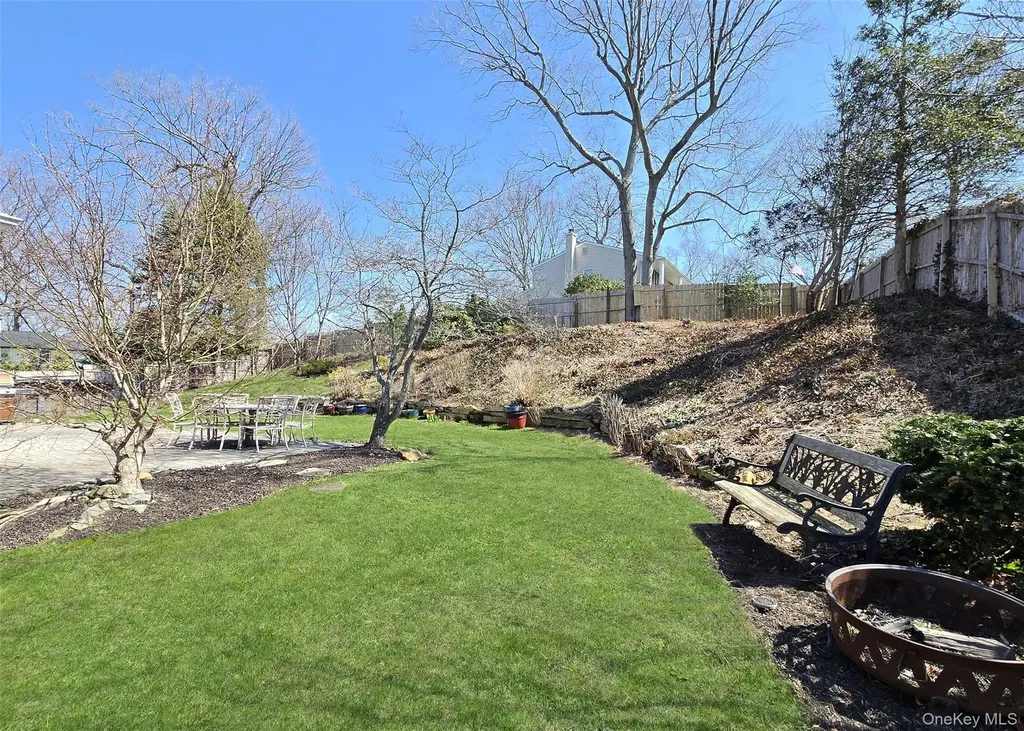 17 Ethan Lane Ronkonkoma NY 11779