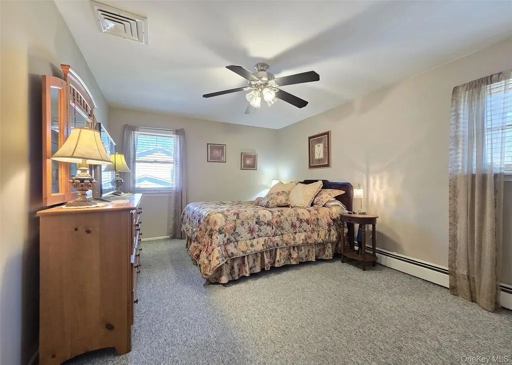 17 Ethan Lane Ronkonkoma NY 11779