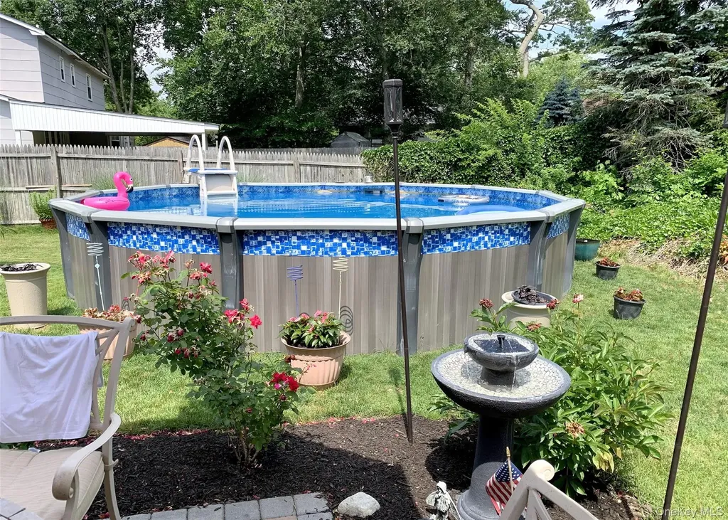 17 Ethan Lane Ronkonkoma NY 11779