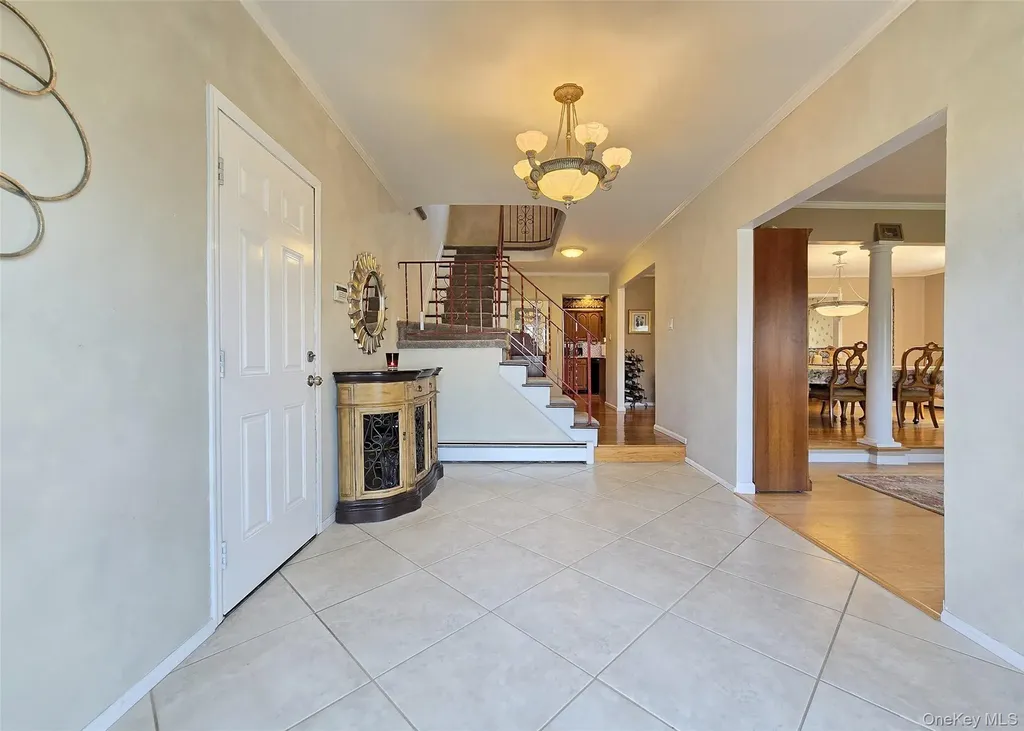 17 Ethan Lane Ronkonkoma NY 11779