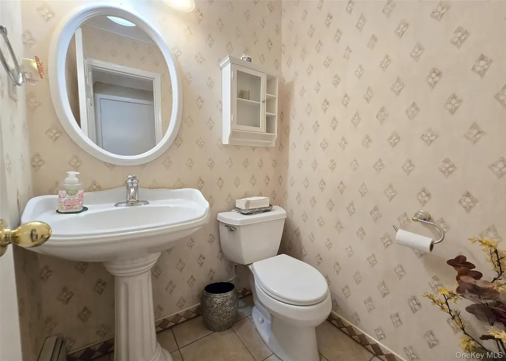 17 Ethan Lane Ronkonkoma NY 11779