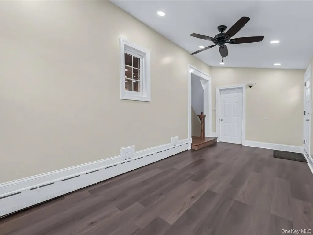16 Kenilworth Road Mineola NY 11501