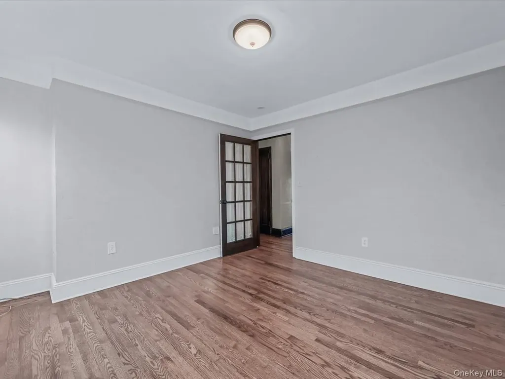 16 Kenilworth Road Mineola NY 11501