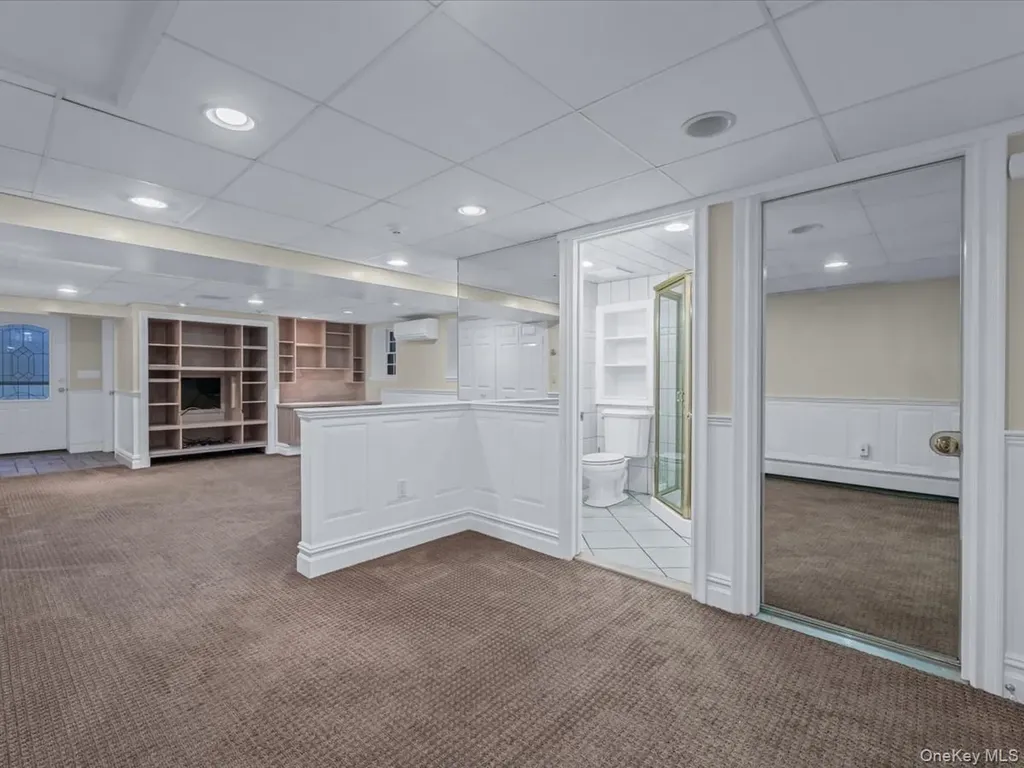 16 Kenilworth Road Mineola NY 11501