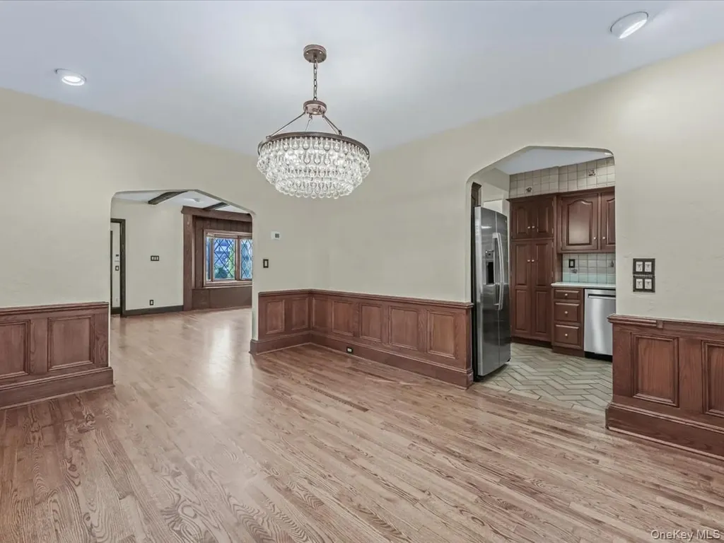 16 Kenilworth Road Mineola NY 11501