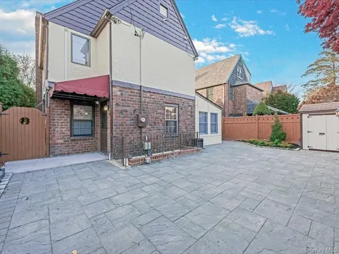 16 Kenilworth Road Mineola NY 11501