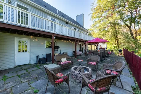581 Barrett Hill Road Mahopac NY 10541