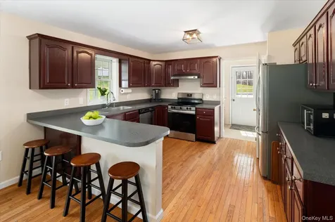 581 Barrett Hill Road Mahopac NY 10541