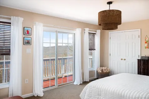 581 Barrett Hill Road Mahopac NY 10541