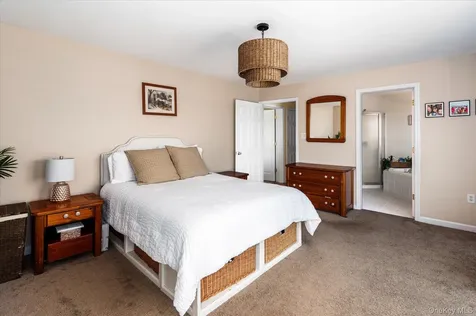 581 Barrett Hill Road Mahopac NY 10541