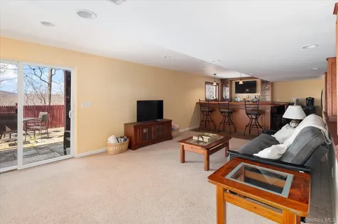 581 Barrett Hill Road Mahopac NY 10541