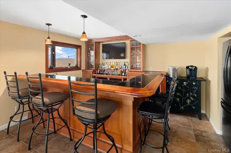 581 Barrett Hill Road Mahopac NY 10541
