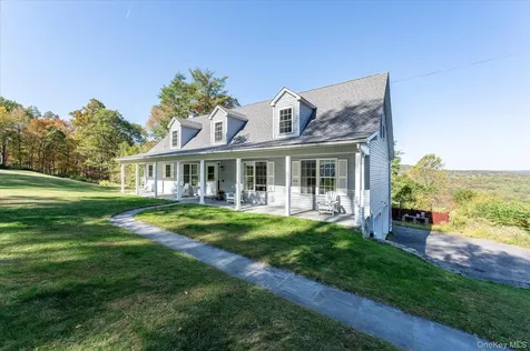 581 Barrett Hill Road Mahopac NY 10541