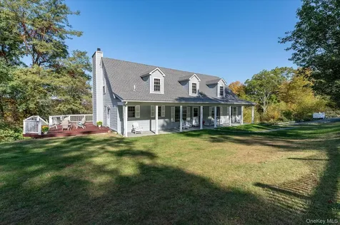 581 Barrett Hill Road Mahopac NY 10541