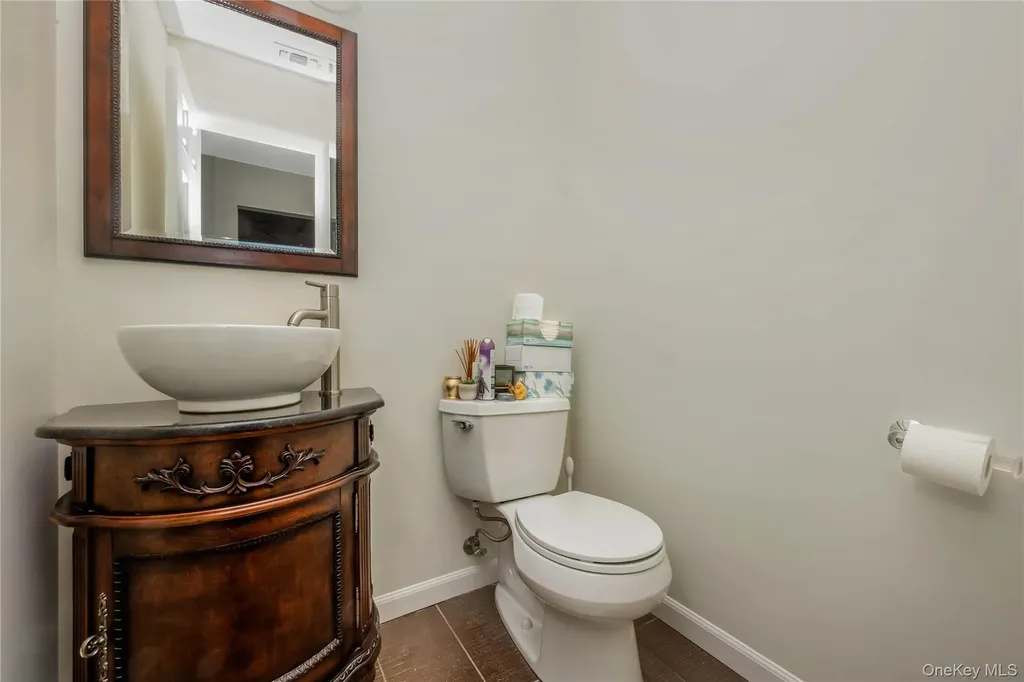 82 Cottonwood Court Wantagh NY 11793