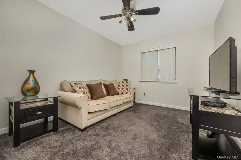 82 Cottonwood Court Wantagh NY 11793