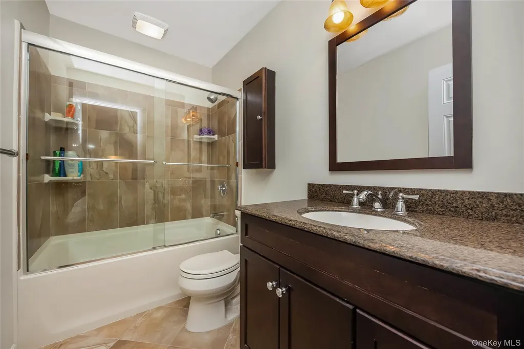 82 Cottonwood Court Wantagh NY 11793