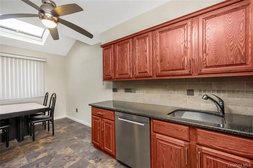 82 Cottonwood Court Wantagh NY 11793