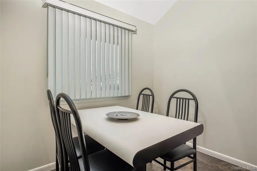 82 Cottonwood Court Wantagh NY 11793