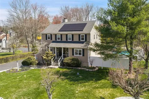 19 Peachtree Drive Cortlandt Manor NY 10567