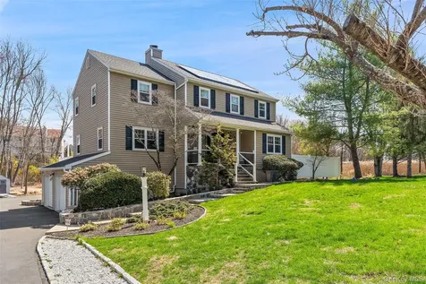 19 Peachtree Drive Cortlandt Manor NY 10567