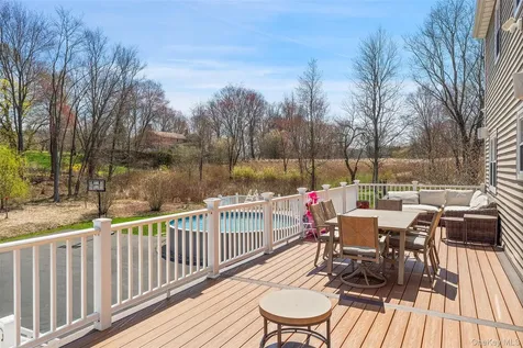 19 Peachtree Drive Cortlandt Manor NY 10567