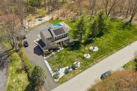 19 Peachtree Drive Cortlandt Manor NY 10567