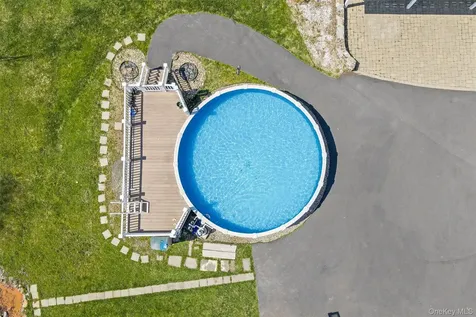 19 Peachtree Drive Cortlandt Manor NY 10567