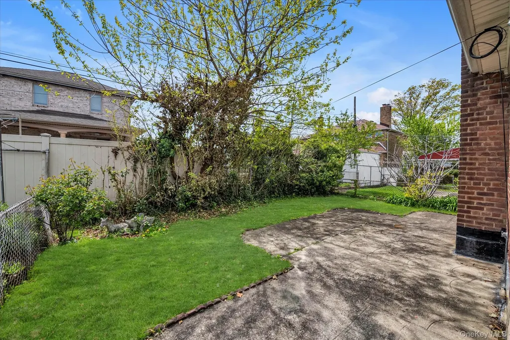 160-16 25th Drive Flushing NY 11358