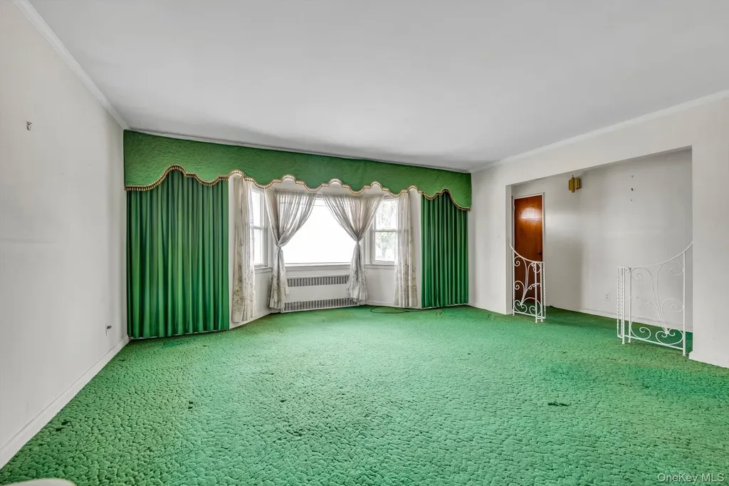 160-16 25th Drive Flushing NY 11358