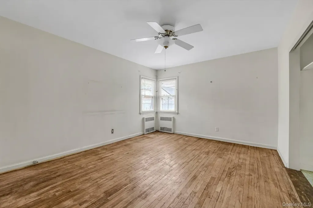 160-16 25th Drive Flushing NY 11358