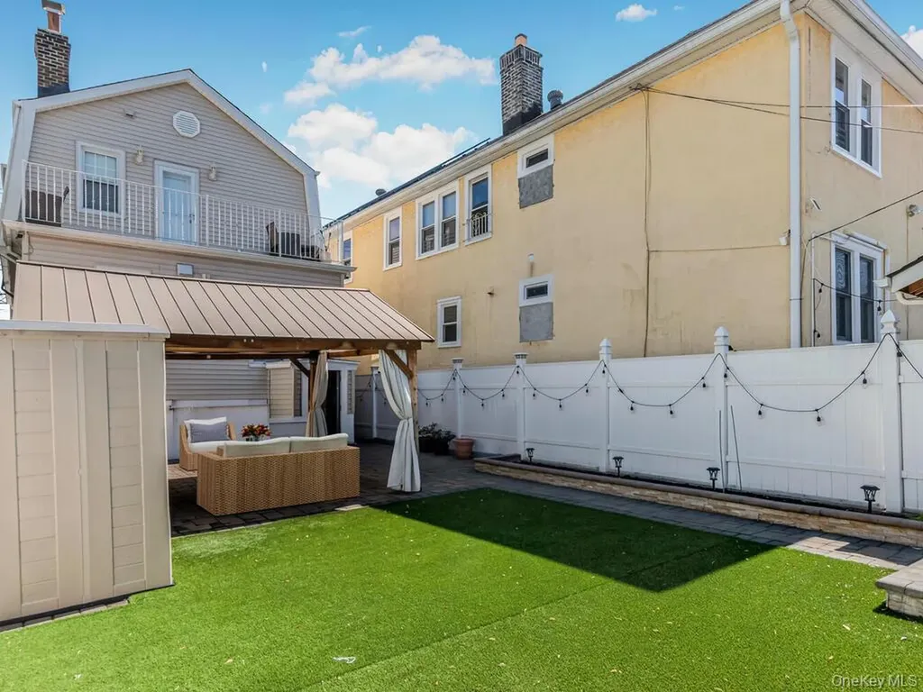 4327 Byron Avenue Bronx NY 10466
