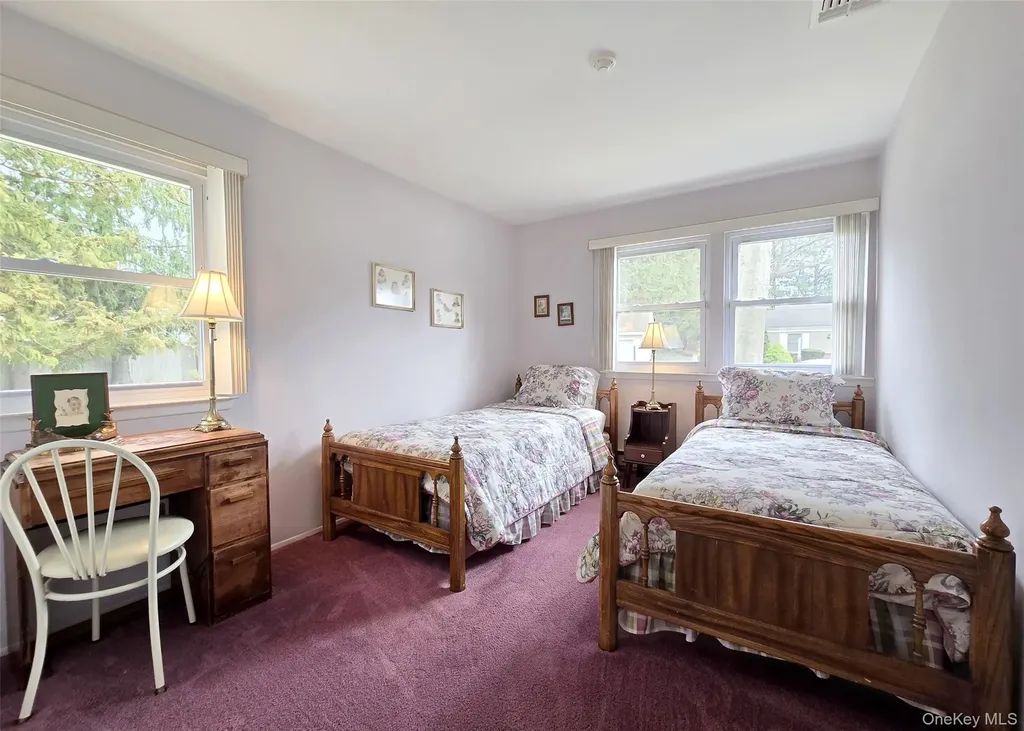 22 Freemont Lane Coram NY 11727