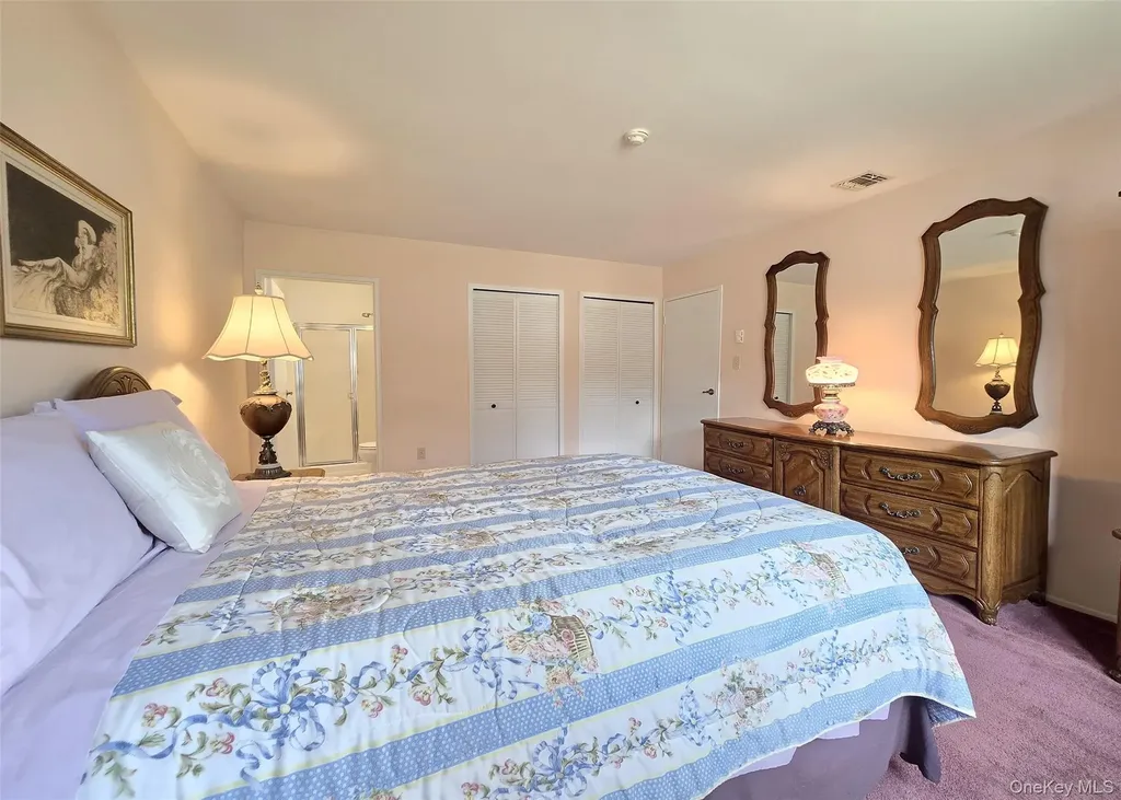 22 Freemont Lane Coram NY 11727