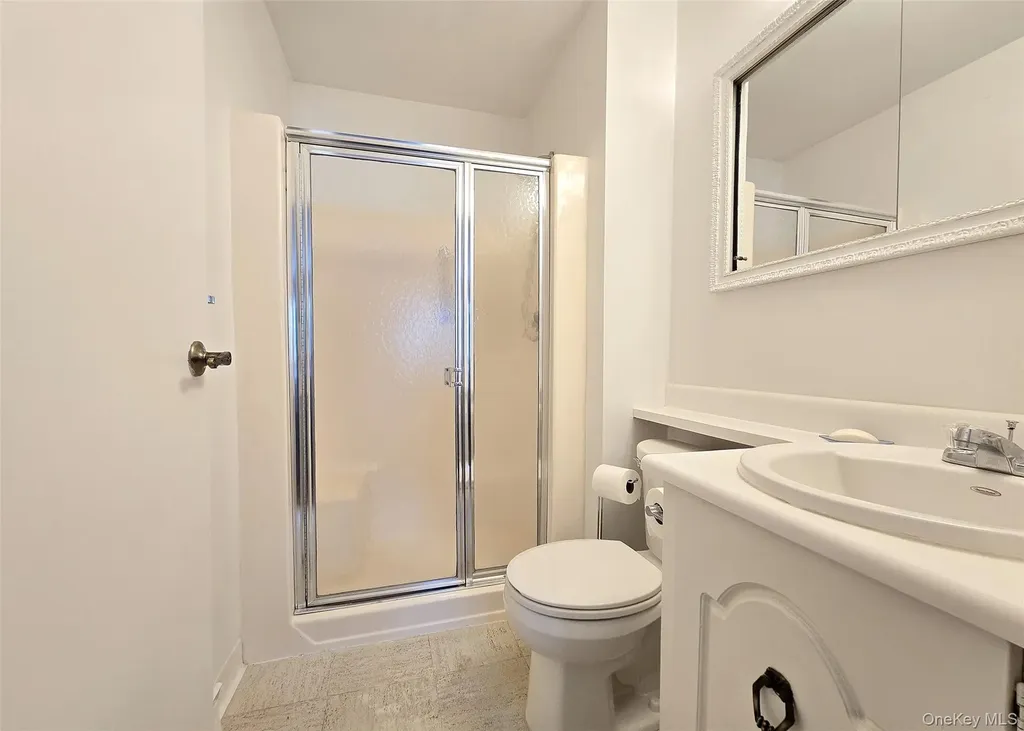 22 Freemont Lane Coram NY 11727