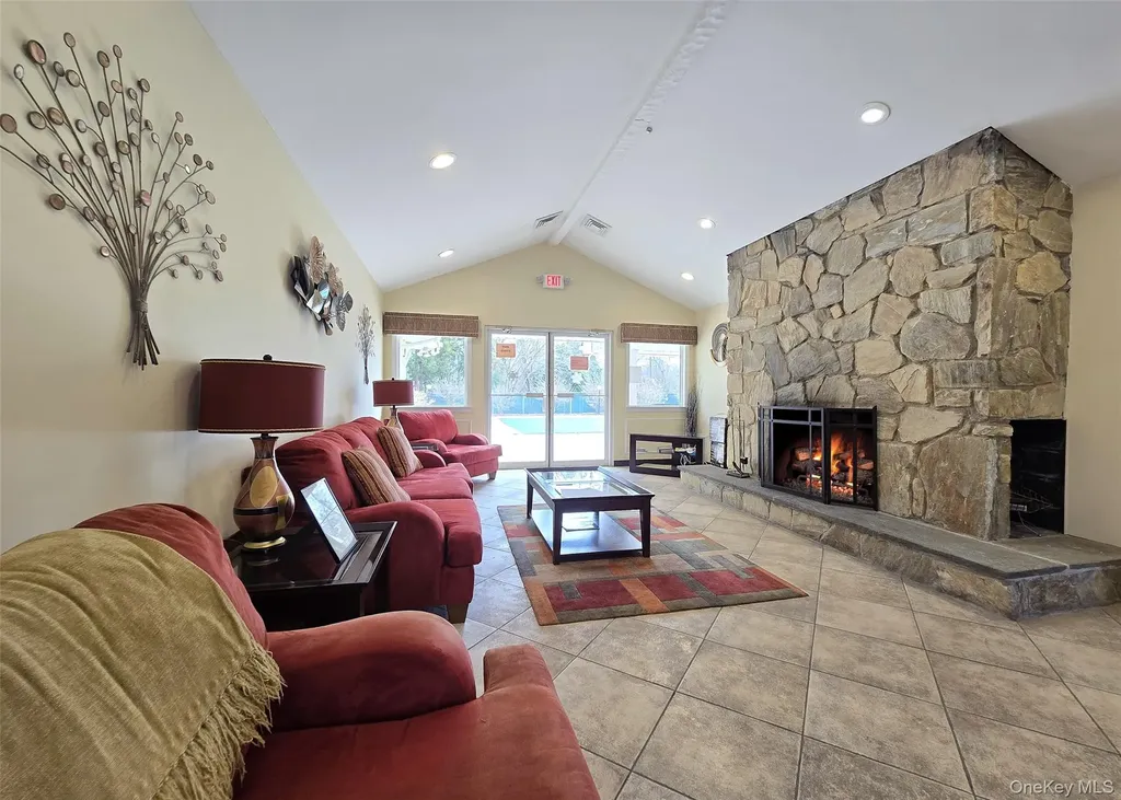 22 Freemont Lane Coram NY 11727