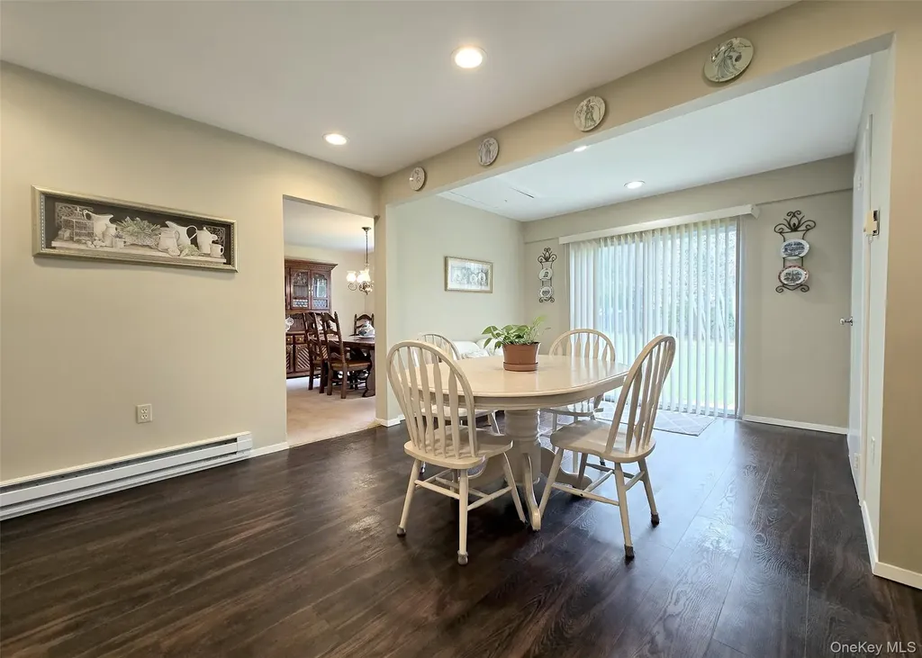22 Freemont Lane Coram NY 11727