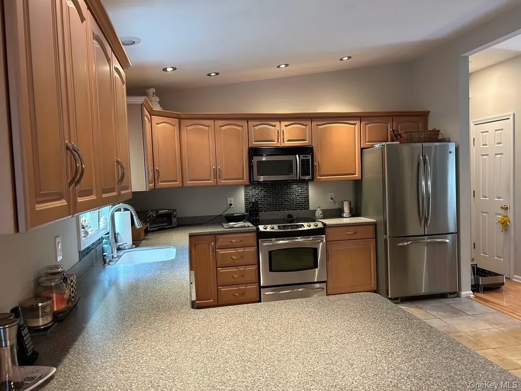 25 Cocoa Lane Newburgh NY 12550