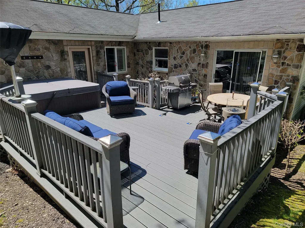 25 Cocoa Lane Newburgh NY 12550