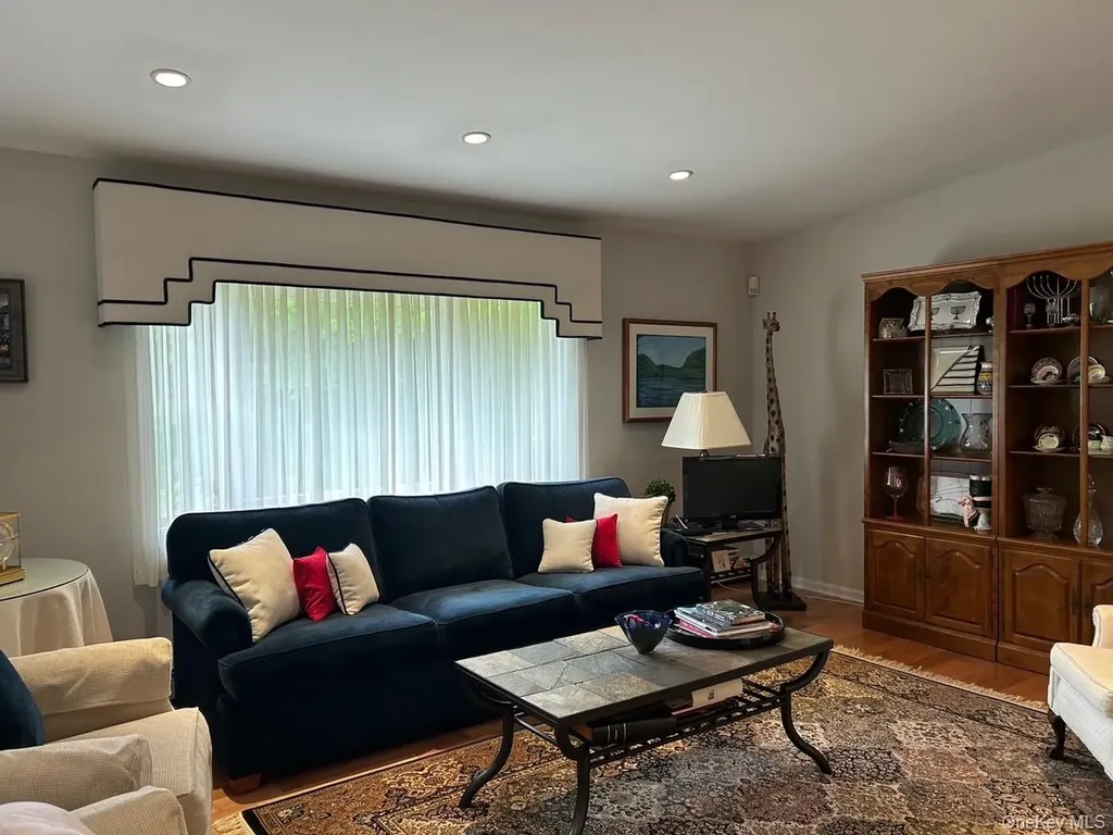 25 Cocoa Lane Newburgh NY 12550