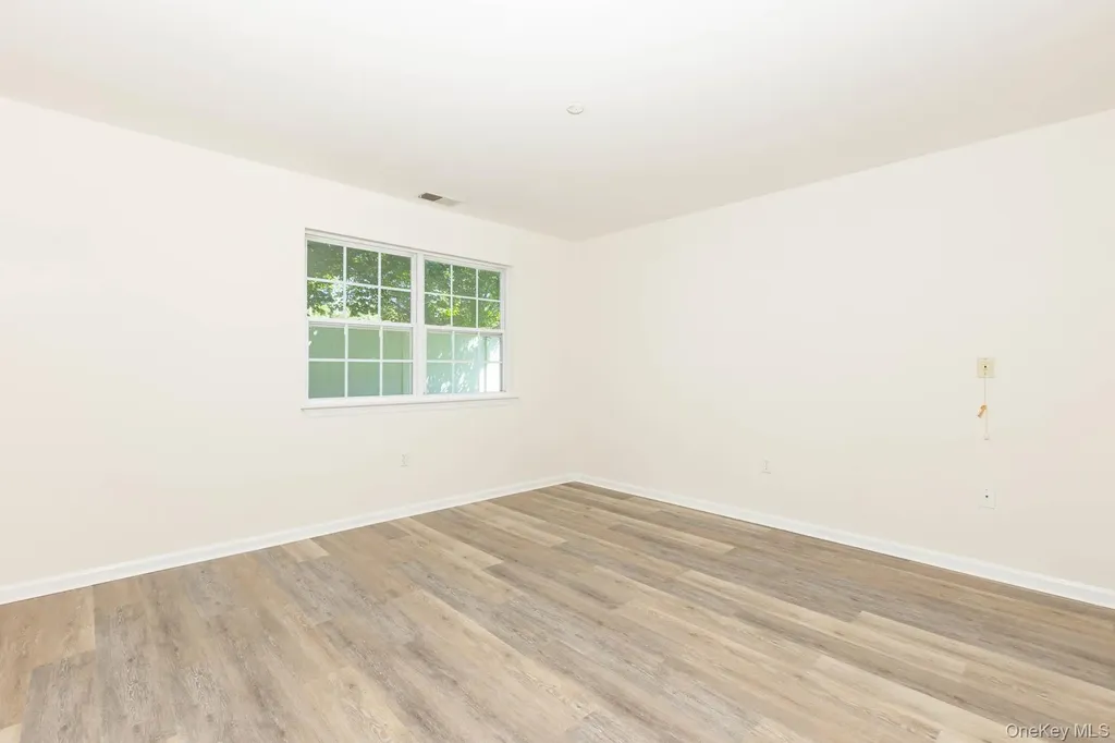 101 Flurry Lane West Babylon NY 11704