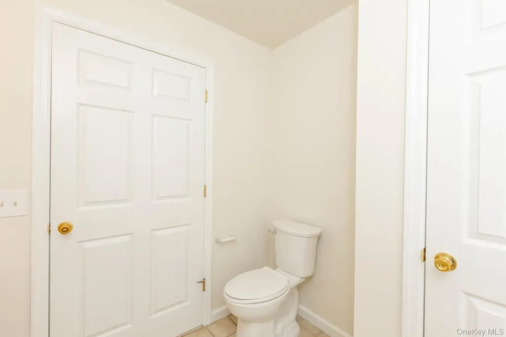 101 Flurry Lane West Babylon NY 11704