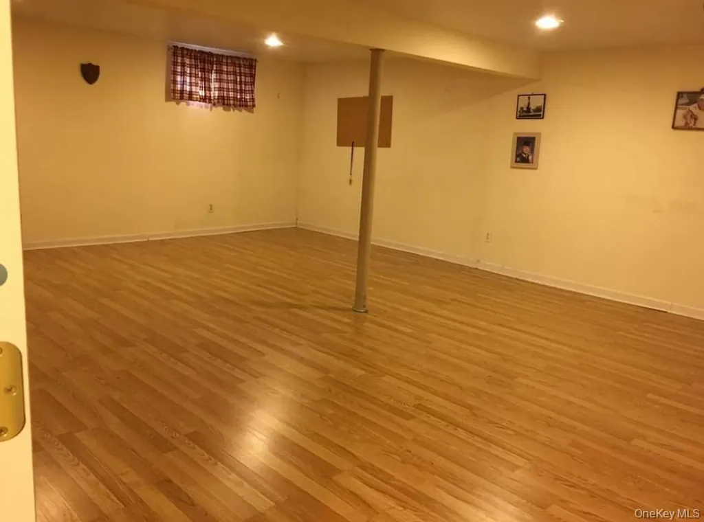 406 Plainview Road Hicksville NY 11801