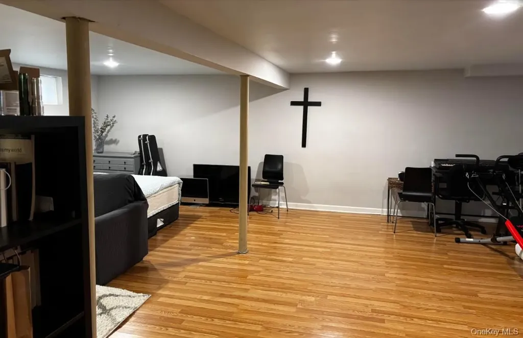 406 Plainview Road Hicksville NY 11801