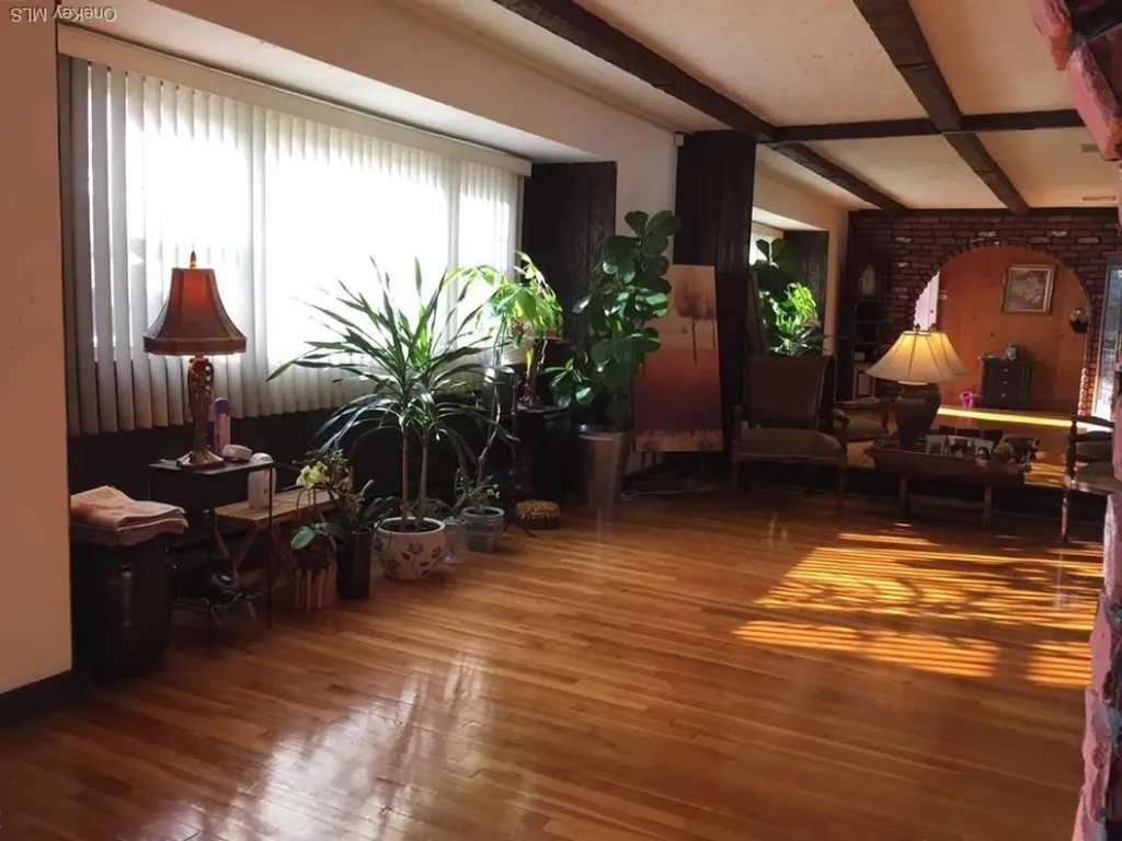 406 Plainview Road Hicksville NY 11801