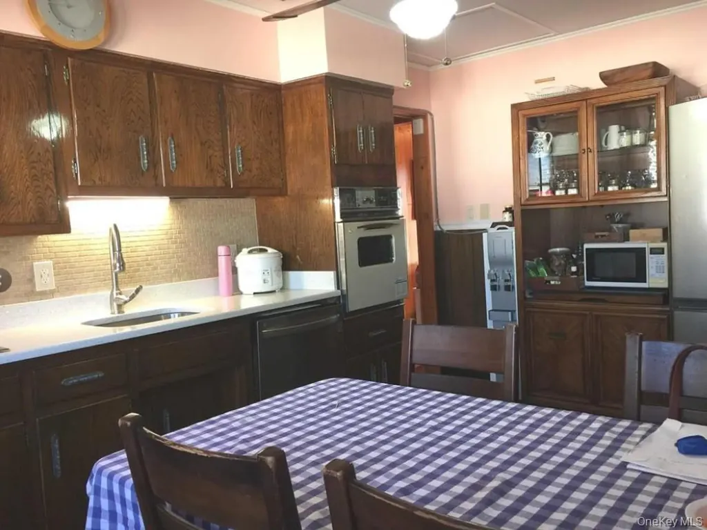 406 Plainview Road Hicksville NY 11801